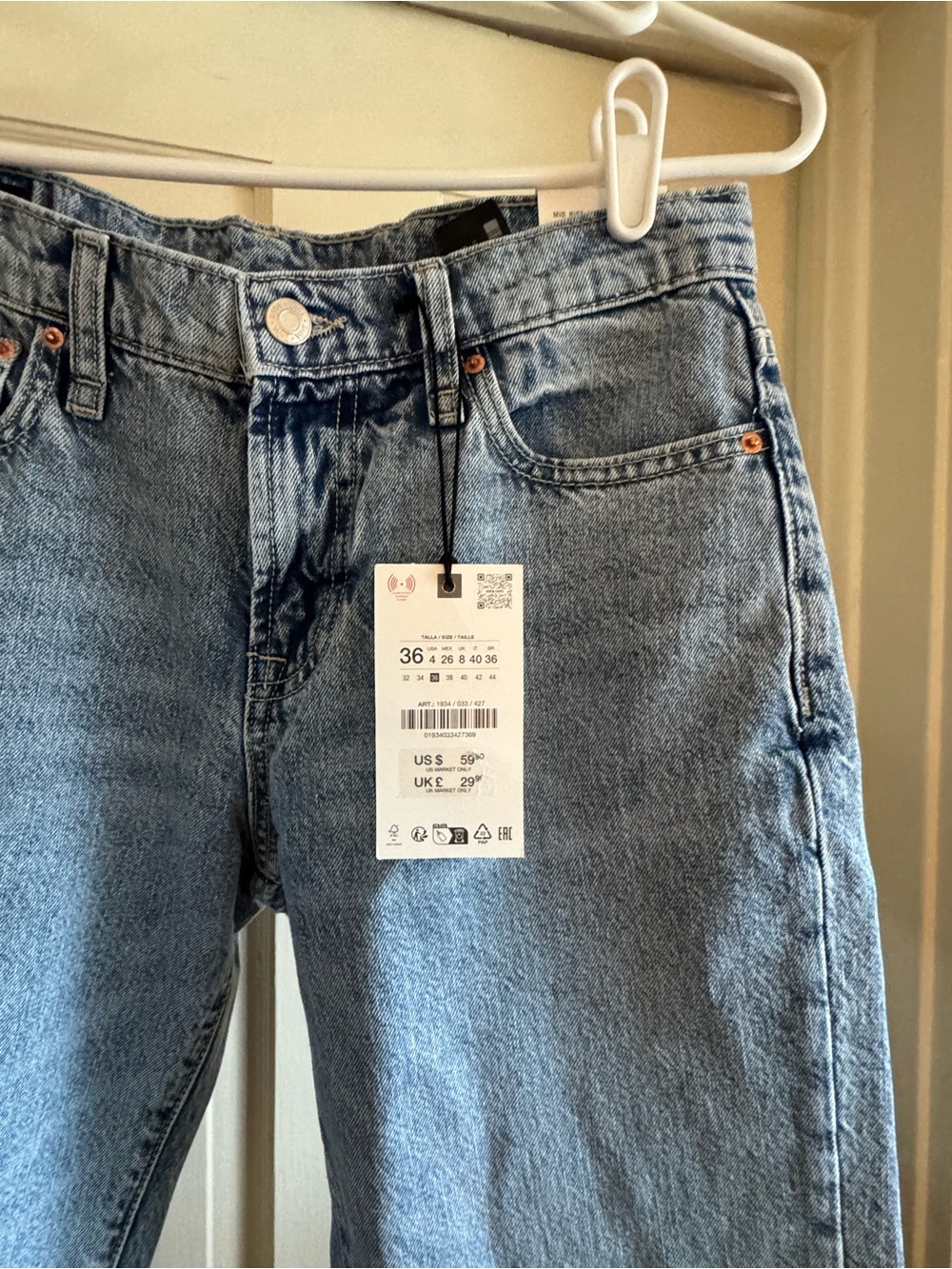 NWT Zara Mid Rise Crop Jeans
